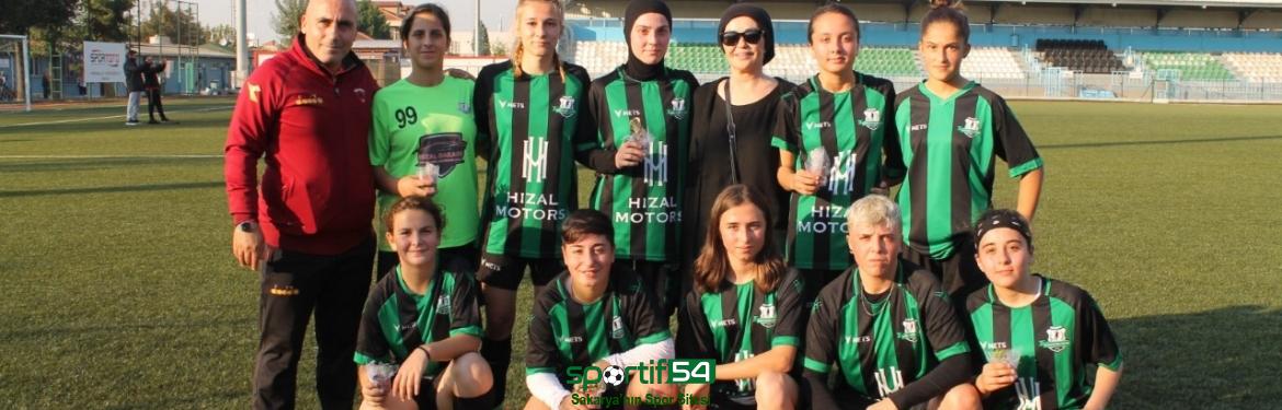 İYİ Parti Sakarya STK Başkanı Kılınçer yerel basını ziyaret etti 2- İYİ Parti STK Başkanı Kılınçer'den Kadın futbolculara destek