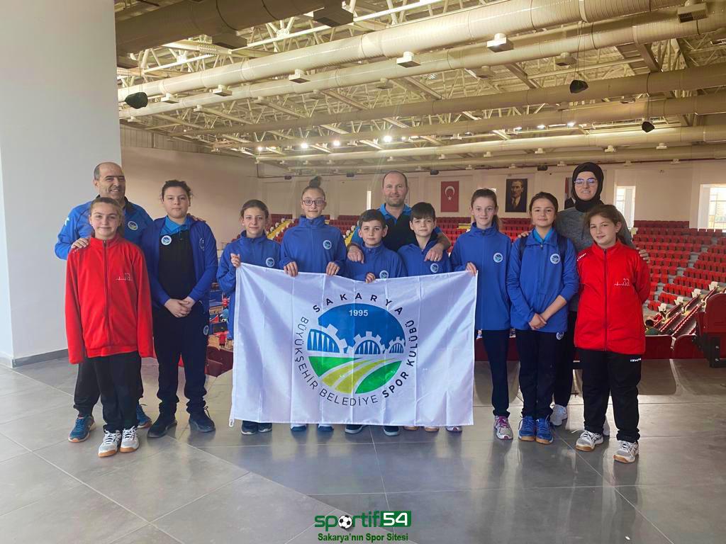 Büyükşehir’in minik raketlerinden önemli başarı