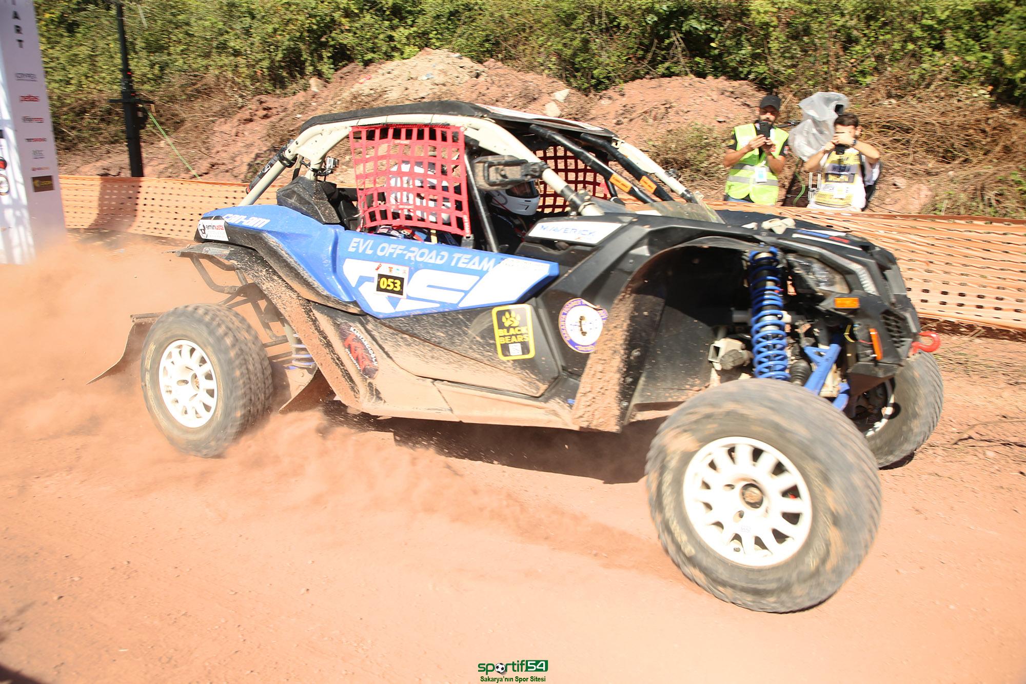 Şampiyonlar Sakarya’da tozu dumana kattı: Türkiye’nin en büyük off-road yarışı başladı