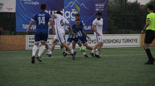 Süper Amatör küme B grubunda, Çarkspor kazandı  Yeşilyurt  zirveden indi