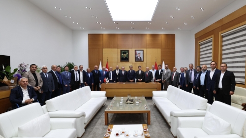 Sakarya Amatör Spor kulüpleri federasyonu yeni yönetimi, Sakarya Büyükşehir Belediye BaşkanıYusuf Alemdar’ı ziyaret etti.