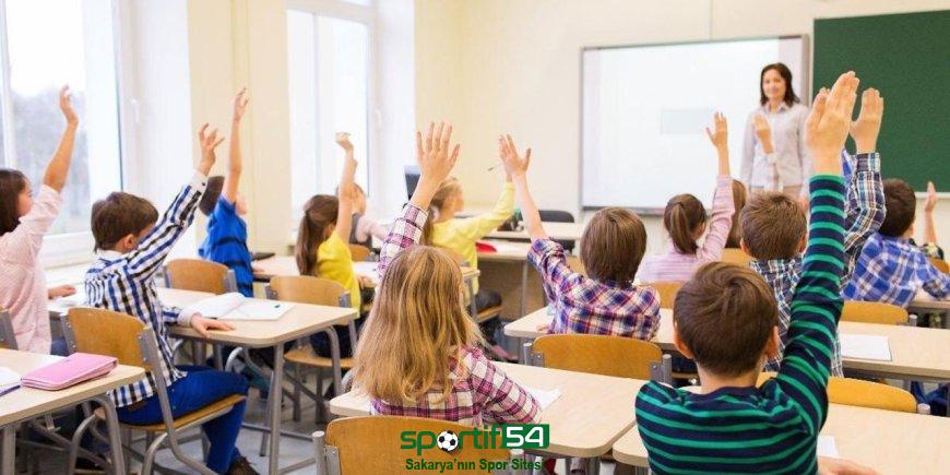 Artık serbest kıyafet dönemi bitti! Okul üniforması zorunlu hale geldi!
